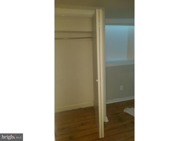 Foto del edificio - 409-15 S 11th St