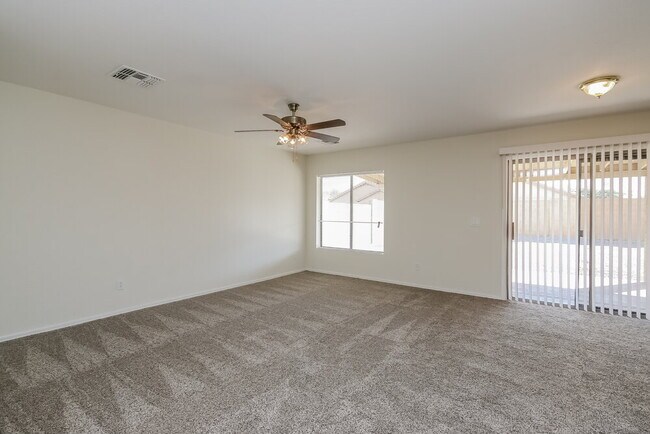 Foto del edificio - 12921 N 127th Ln