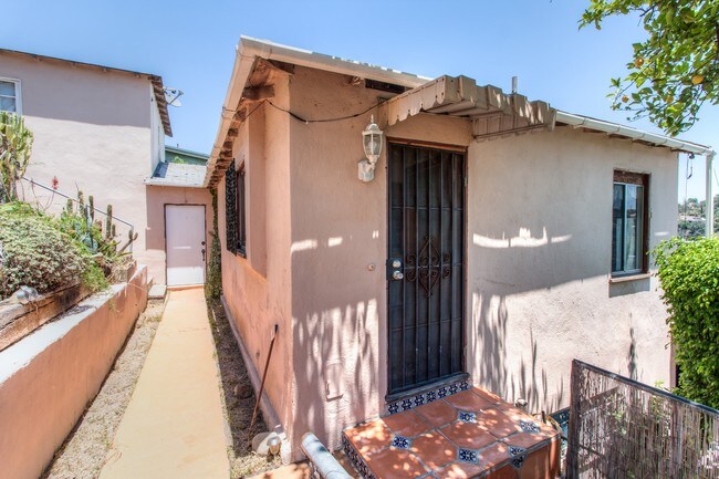 Building Photo - 1784 Rotary Dr