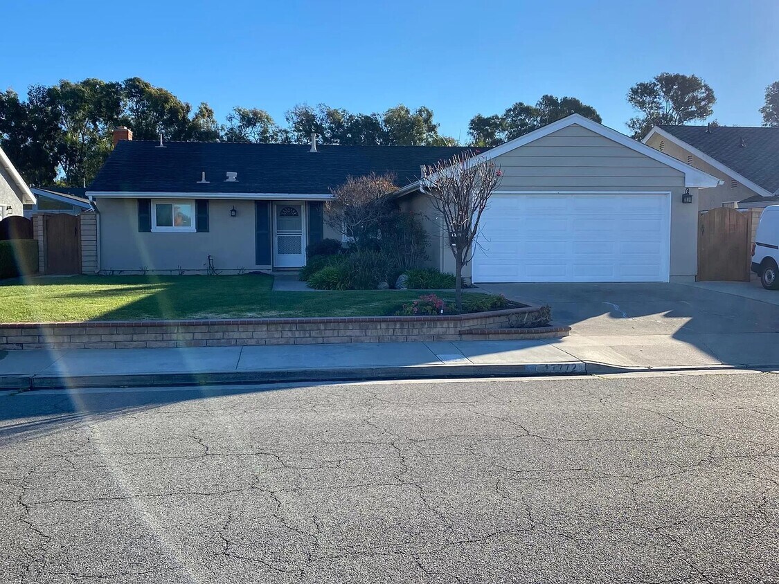 Primary Photo - 17772 Quintana Ln