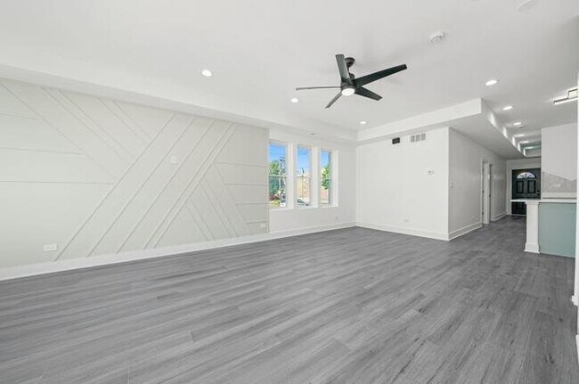 Photo - 322 S Kostner Ave Apartment