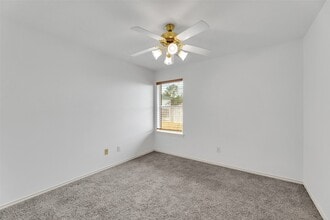 Building Photo - 24523 Rathford Ct