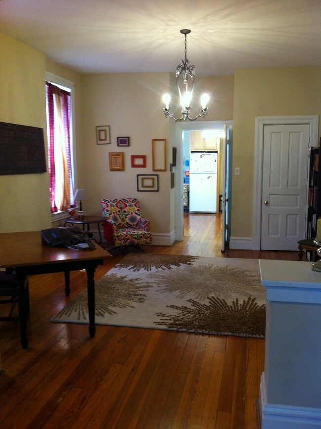 Building Photo - 3884 Juniata St