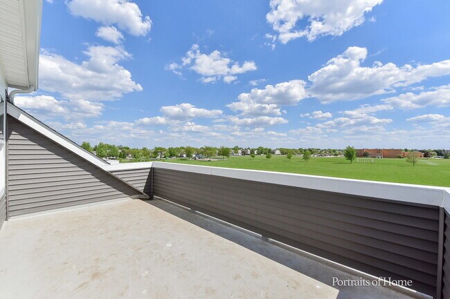 Building Photo - 557 Watercress Dr