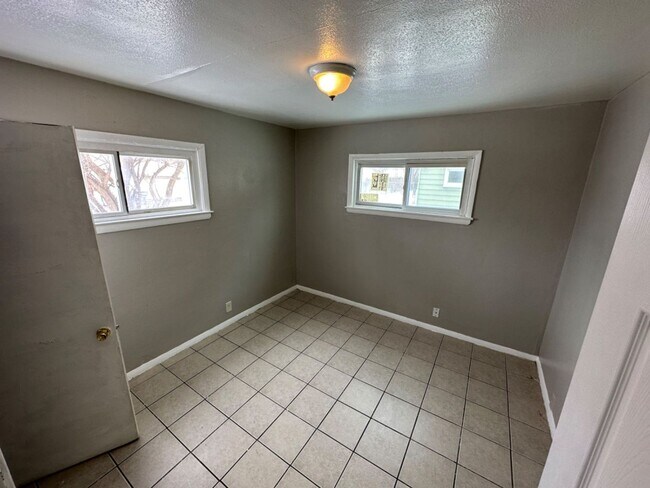 Building Photo - 5657-5659 N 60th St. (Duplex)