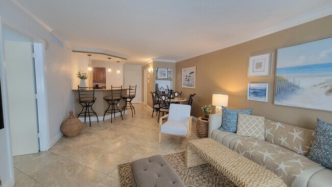 Foto del edificio - 6917 Collins Ave