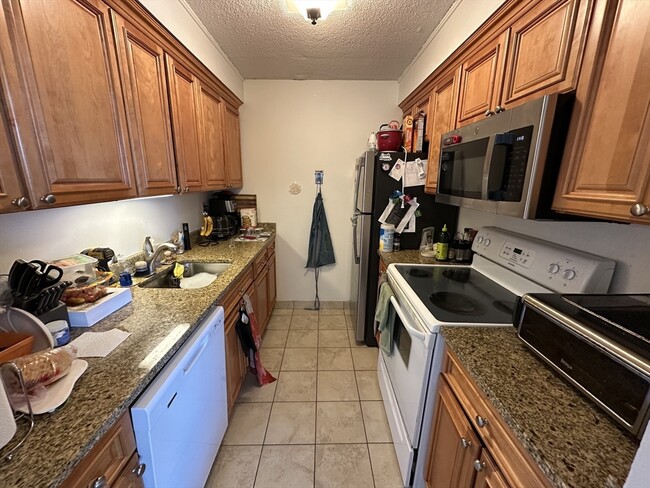 Building Photo - 566 Commonwealth Ave