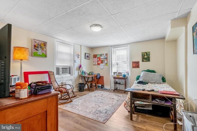 Building Photo - 711 Corinthian Ave