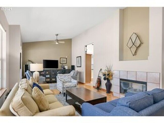 Foto del edificio - Single Level Home in Glencoe Oaks