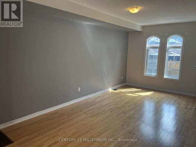 Photo du bâtiment - 36 - 60 FIRST STREET