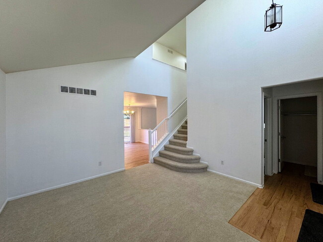 Building Photo - 4788 Laurelglen Ln