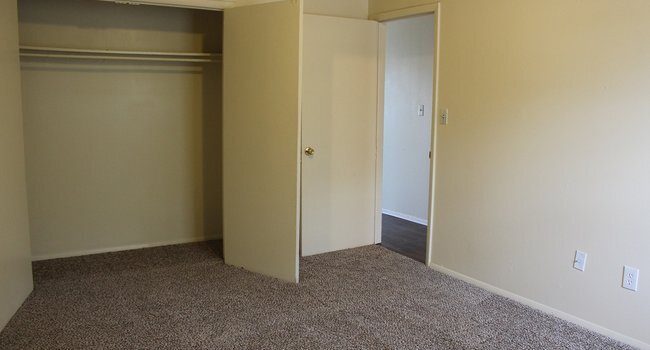 Primary Photo - 2800 Capital St
