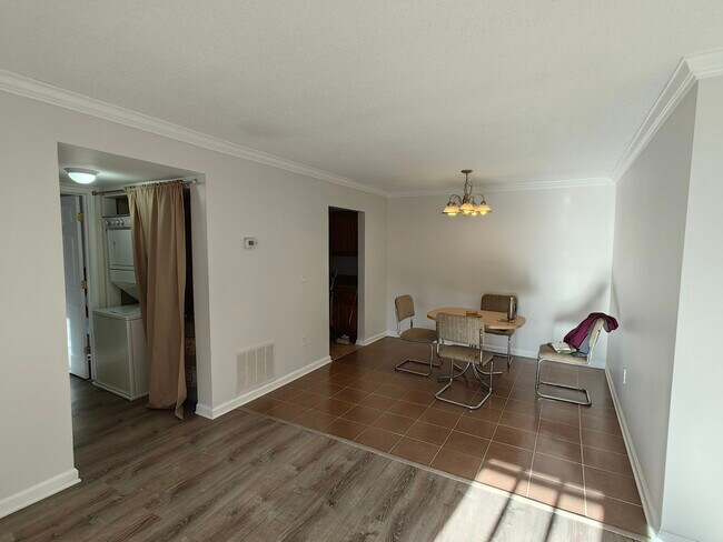 Área de comedor - 1150 Collier Rd NW