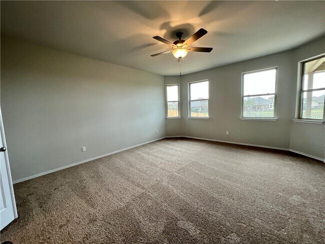 Foto del edificio - 326 Blue Oak Blvd