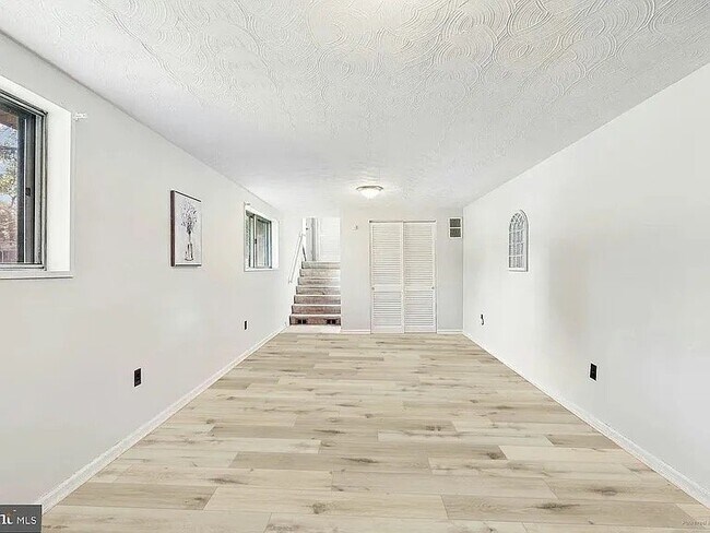 Foto del edificio - 7608 Wellesley Dr