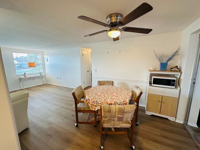 Building Photo - 5202 Overton Dr