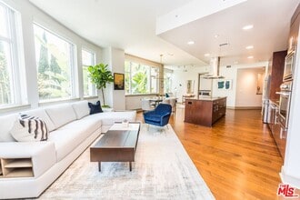 Building Photo - 10700 Wilshire Blvd