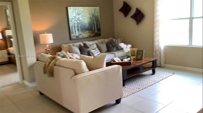 Building Photo - 368 Tanglewood Dr