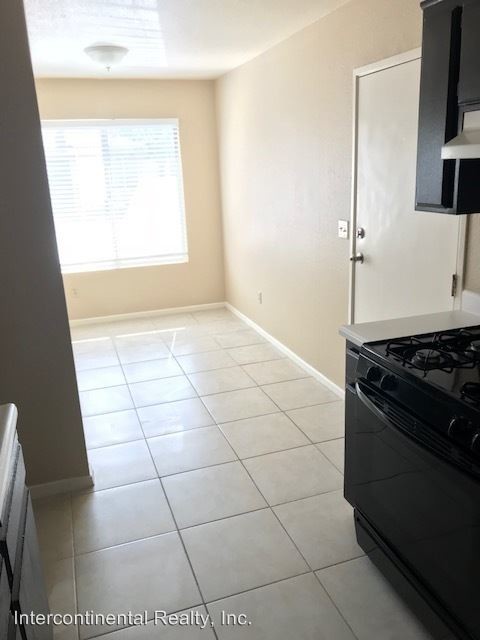 Building Photo - 3106 Brookside Dr