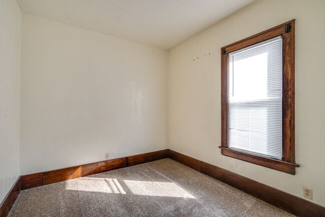 Building Photo - 309 Power St