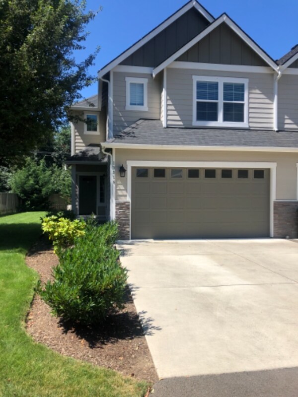 13516 95th Ave E, Puyallup, WA 98375 Townhome Rentals in Puyallup WA