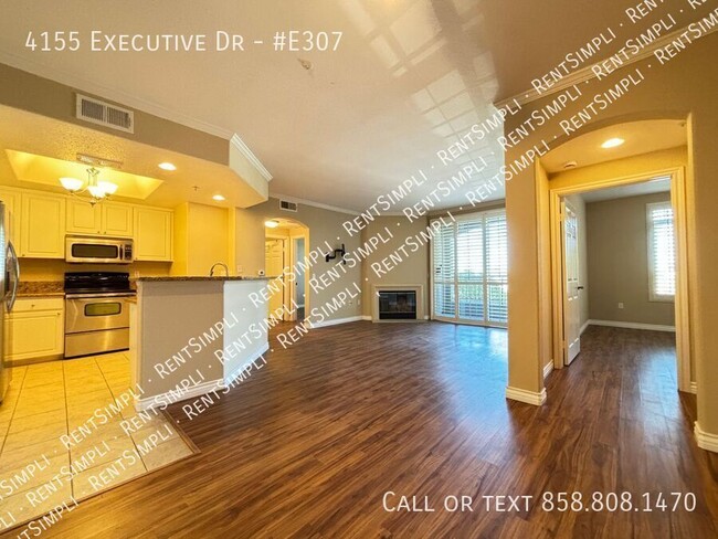 Foto del edificio - La Jolla Condo in desirable UTC is waiting...