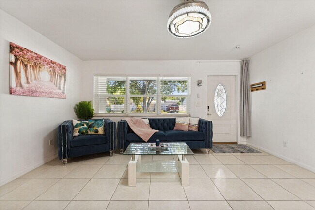 Foto del edificio - 254 SW 8th St