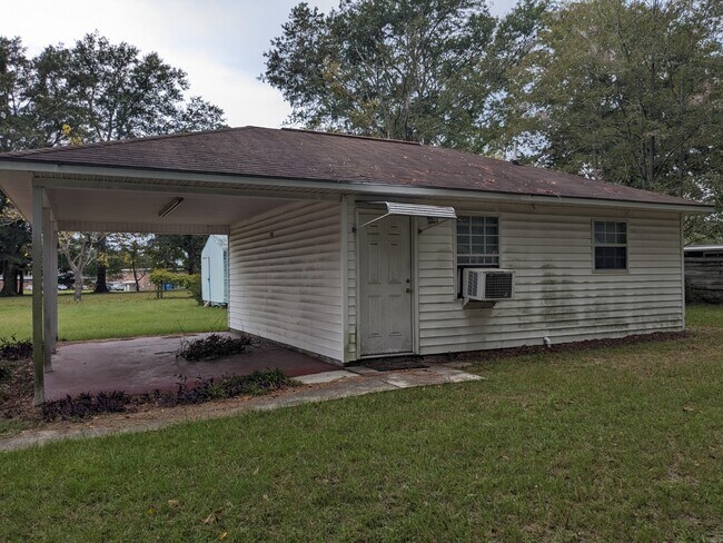 Building Photo - 505 Slayton St