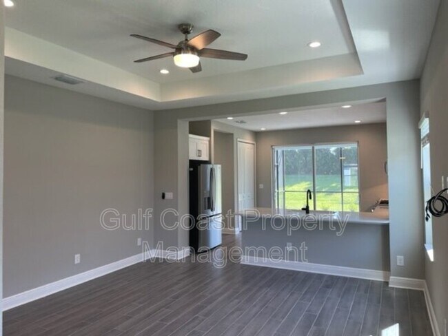 Building Photo - 2620 Star Apple Wy