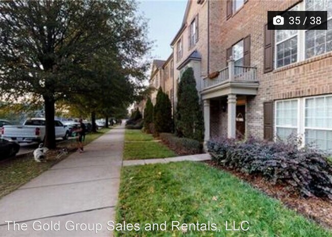 Foto del edificio - 2 br, 2.5 bath House - 264 W Bland Street
