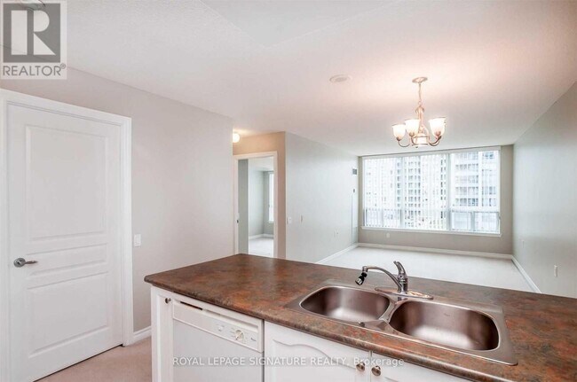 Photo du bâtiment - 9017 Leslie St