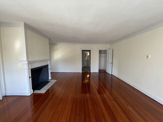 Living Room - 260 High St