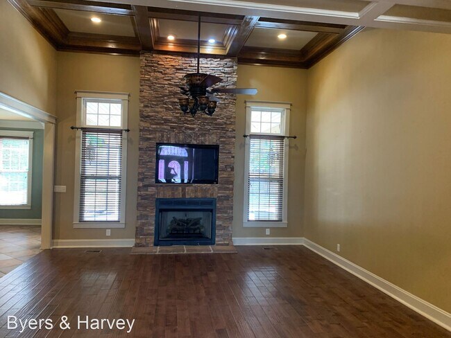 Building Photo - 4 br, 3.5 bath House - 828 Salisbury Way