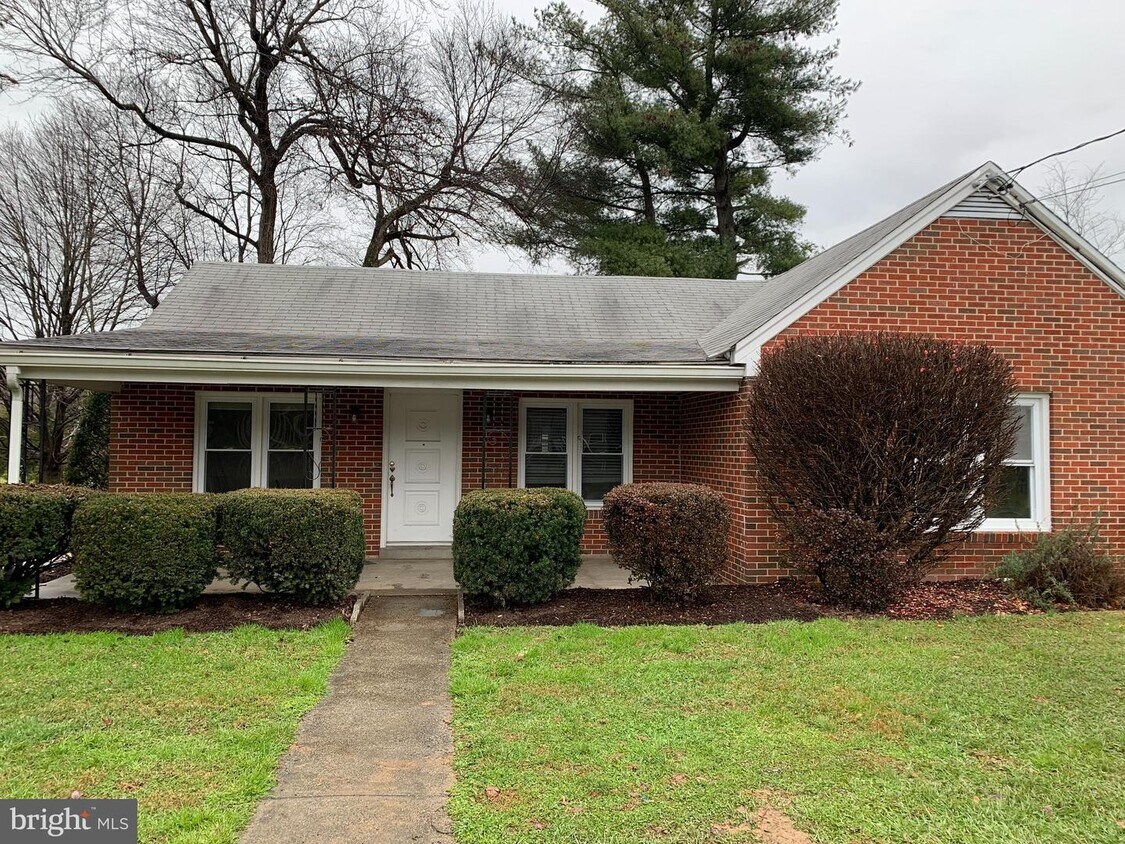 Foto principal - 4301 Sundown Rd