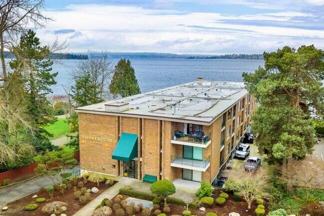 Building Photo - 6225 Lake Washington Blvd NE