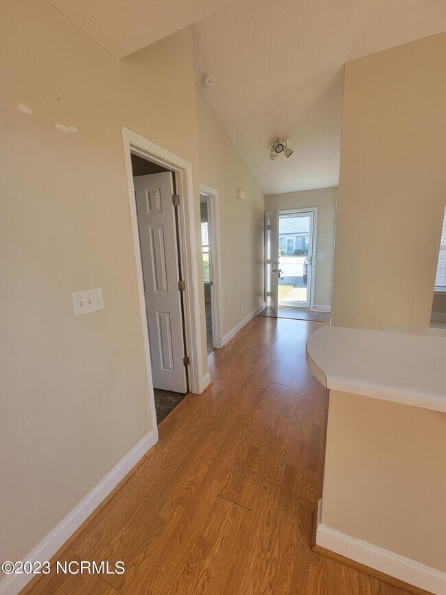 Building Photo - 105 Moses Griffin Ln