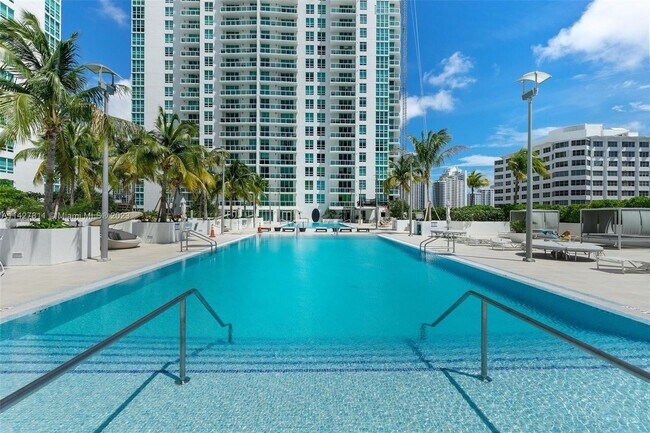 Building Photo - 951 Brickell Ave