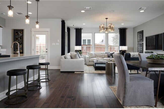 Building Photo - 112 Leon Loop