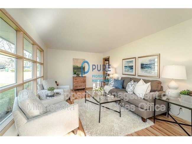 Building Photo - 1331 Lancaster Ave