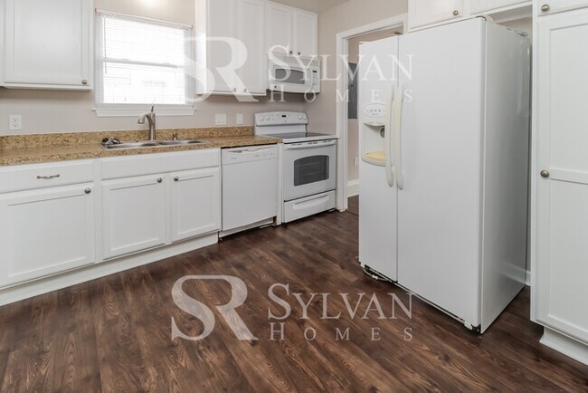 Building Photo - Enjoy living the good life in this 3 bedro...