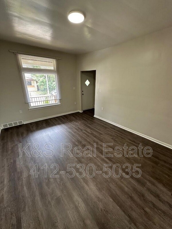 Foto del edificio - 527 Marwood Ave
