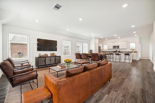 Foto del edificio - 26626 Daylily Grove St