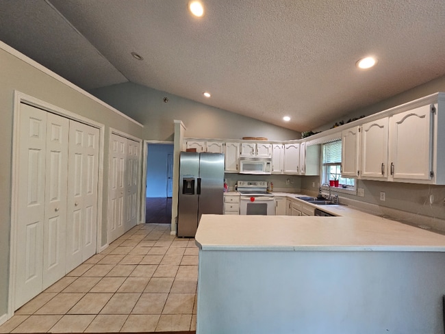 Building Photo - 115 Wilde Brook Dr