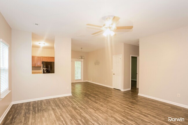 Building Photo - 689 Continental Dr