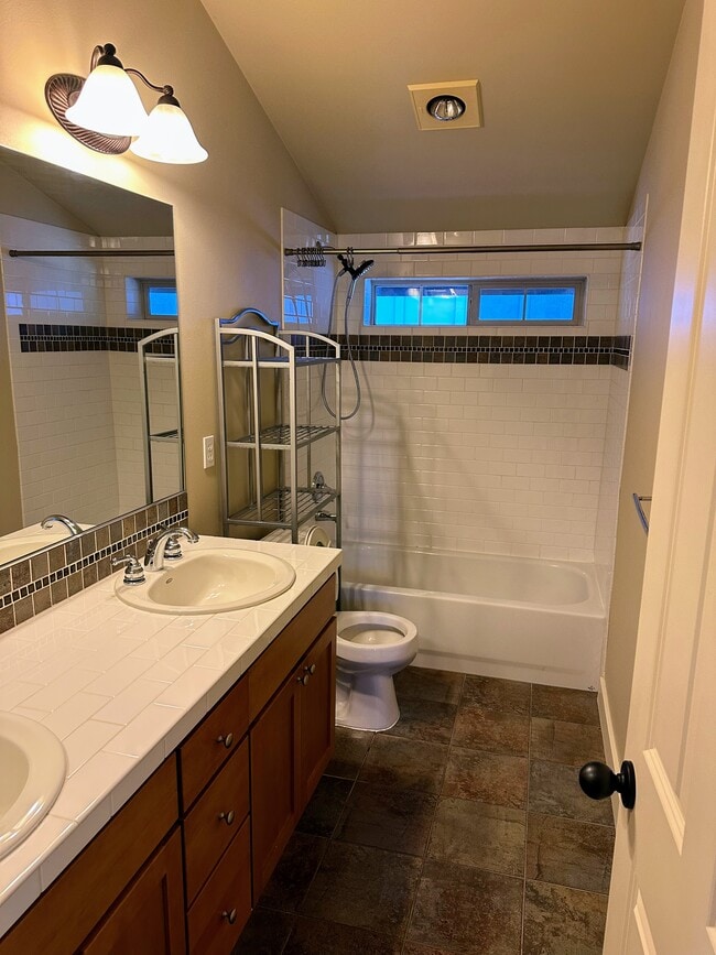 2317 SW Edmunds St, Seattle, WA 98106 - House Rental in Seattle, WA ...