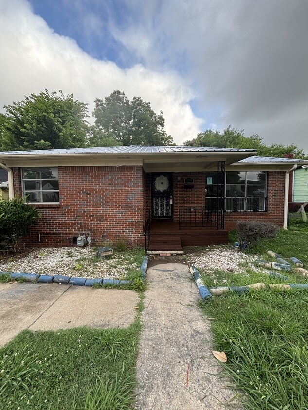 Primary Photo - 524 55th St