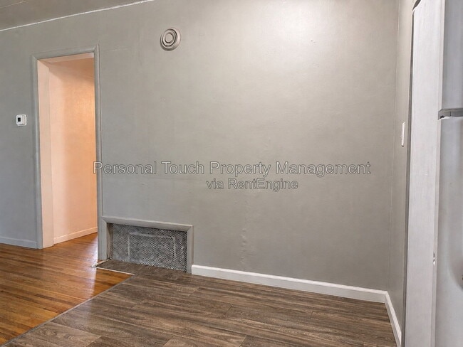 Building Photo - 1830 7th Ave S