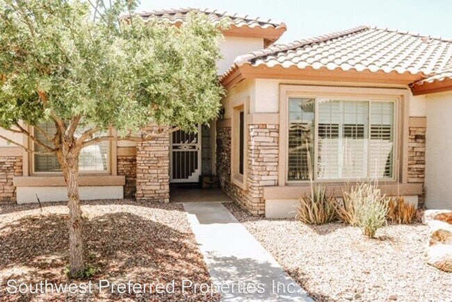 Foto del edificio - 2 br, 2 bath House - 3048 N. 152nd Dr.