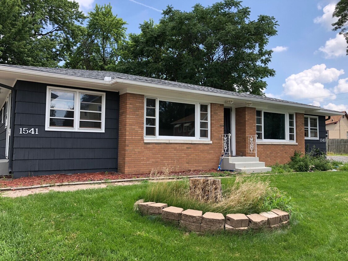Primary Photo - 1543 16th Ave
