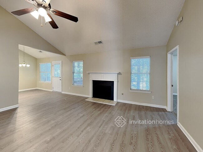 Building Photo - 125 Buffington Dr